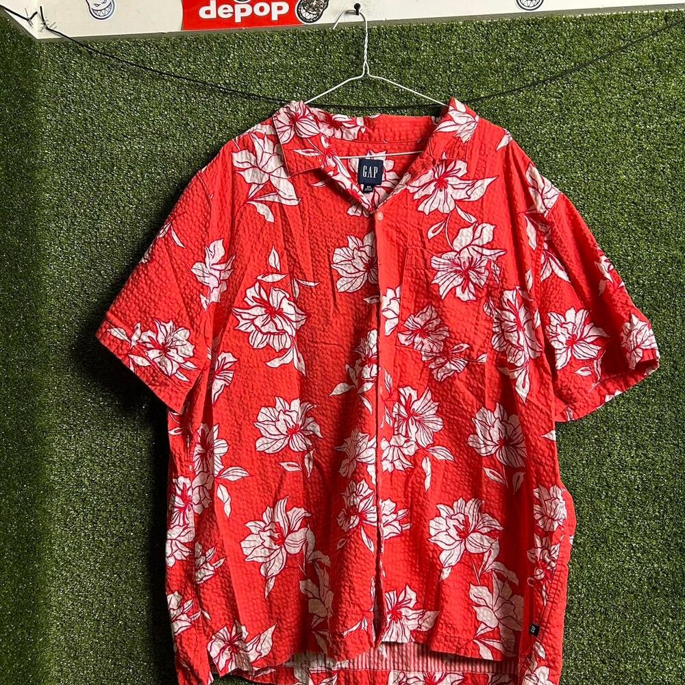 Gap Men's Red and Orange Shirt